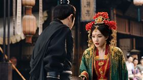 李一桐、劉宇寧、王佑碩在《書卷一夢》。（圖／iQIYI愛奇藝國際版提供）