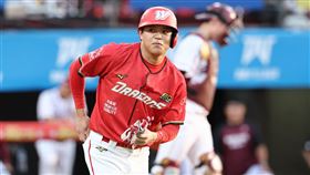▲味全龍王順和單場4支安打，5個打席全部上壘。（圖／味全龍提供）
