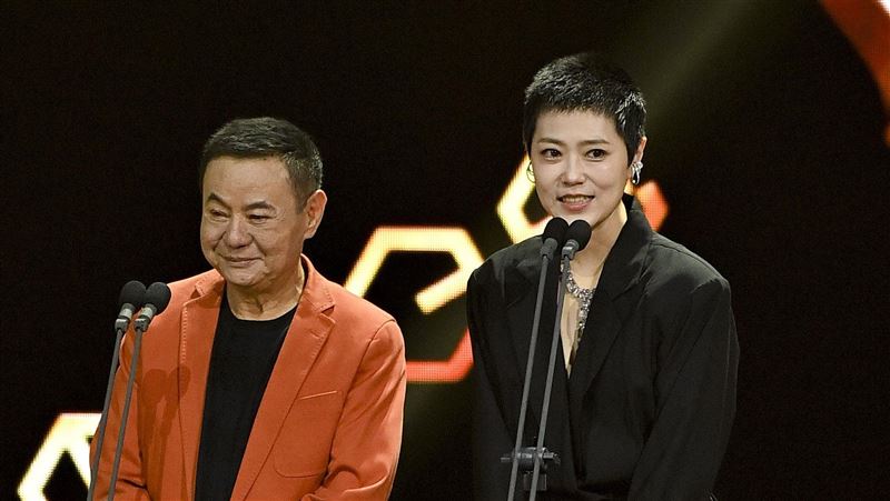 陪亡父剃頭現身金曲！曹雅雯憶這句話哭了