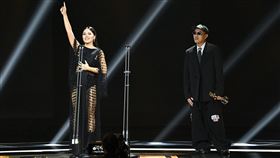 阿布絲・塔娜比瑪太激動說錯話，（右）為海大富。（圖／台視提供）