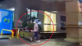 桃園,通緝犯,青溪派出所,巡邏,壓制逮捕。（圖／翻攝畫面）