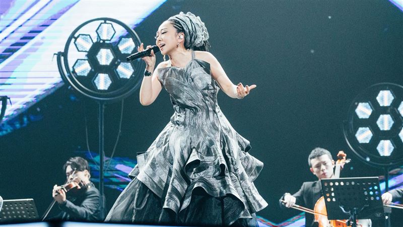 米希亞金曲壓軸震撼全場！唱中文致敬台灣