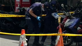 警方獲報到場拉起封鎖線進行鑑識。（圖／民眾提供）