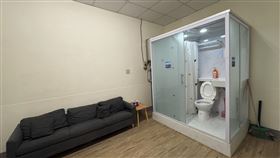 廁所,客廳,屋主,長輩,