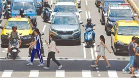 汽車違規開進機車停等區。（示意圖／資料照）