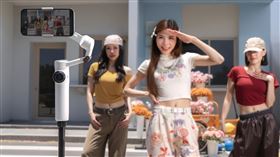 Insta360 Flow 2搭載Insta360最新AI智慧追蹤技術「深度追蹤4.0」，即使畫面中出現雜物遮擋或多人同框，也能持續精準鎖定拍攝對象。（圖／品牌業者提供）