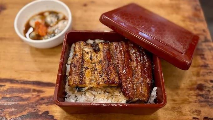 大份鰻魚飯漲價100元。（圖／翻攝Google maps）