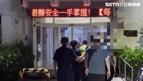 ▲高雄市2間宮廟陣頭大亂鬥，警方帶回3人釐清案情。（圖／翻攝畫面）