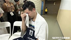 ▲高雄海神一哥胡瓏貿賽後落淚。（圖／記者蔡厚瑄攝影）