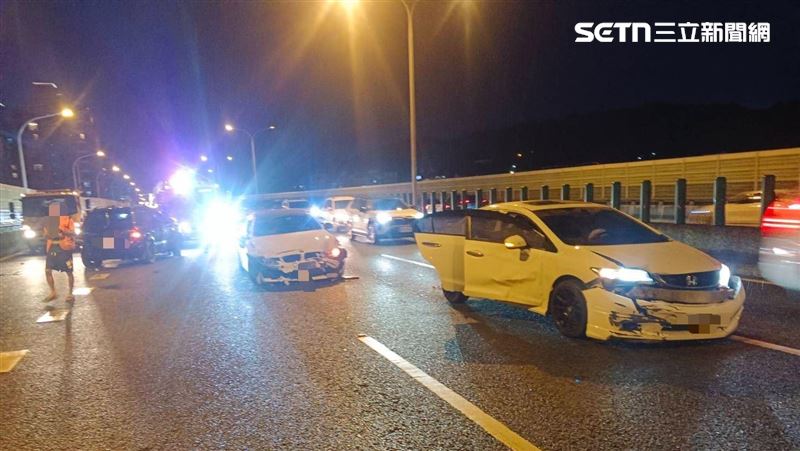 BMW男嚕壁撞車！神車慘遭擊落迸4妹掀熱議