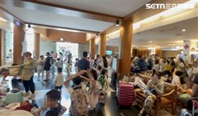 國旅沒人玩？墾丁飯店「人擠爆大廳」畫面曝　旅客：Check in排40分鐘（圖／民眾提供）
