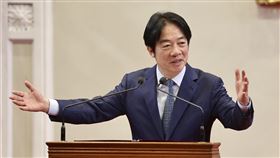 賴總統接見台南市醫師公會幹部（2）總統賴清德（圖）26日在總統府接見社團法人台南市醫師公會、台南市27大醫事團體暨六師公會重要幹部，賴總統致詞說，他擔任總統使命，一如棄醫從政的精神，一路走來沒有改變。中央社記者張皓安攝  114年5月26日