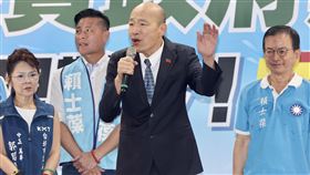 韓國瑜：藍不團結恐讓綠一黨獨大大罷免進入第3階段，立法院長韓國瑜（右2）28日出席國民黨立委賴士葆（右）在台北市中正區舉辦的政策說明會表示，如果這次大罷免，國民黨沒有團結而掉了幾席立委，就會讓民進黨一黨獨大，呼籲大家要全面動員拉票，7月26日出門投下不同意罷免票。中央社記者張皓安攝  114年6月28日