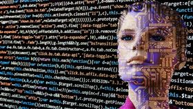 ▲男子起初讓ChatGPT協助工作，卻意外陷入AI戀情，最後向AI求婚。（示意圖／PIXABAY）