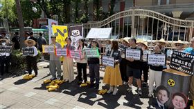 ▲時代力量、台灣基進、台灣綠黨、歐巴桑聯盟和多個環團召開「進步本土在野政黨聯合呼籲：『核三重啟』公投投反對！」記者會（圖／綠黨提供） 