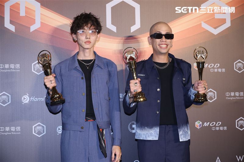 金曲36最佳華語男歌手獎、最佳華語專輯獎呂士軒（右）（圖／記者鄭孟晃攝影）