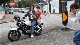 《我家無難事》集結大咖港星。（圖／年代提供）