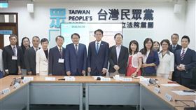 ▲總統府祕書長潘孟安陪同司法院正副院長、大法官被提名人赴立法院拜會民眾黨黨團爭取支持。（圖／翻攝畫面）