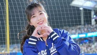 招牌笑容消失了　慈妹「臉垮模樣」全被拍