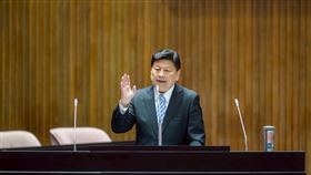 苦苓轟傅崐萁3次去中國回來，3次帶頭通過毀憲亂政的提案，還不知道自己做錯什麼？光這一點就該罷免你！（圖／翻攝自傅崐萁臉書）