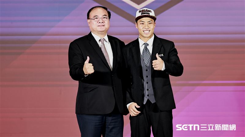 中職36年季中選秀會，樂天桃猿次輪指名內野手許賀捷。（圖／記者劉彥池攝影）