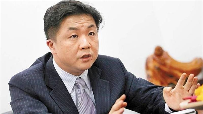 趁仙塔律師翻車試水溫　呂秋遠發文遭酸