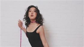 李竺芯穿夜市高跟鞋出席金曲獎（圖／翻攝自Threads）