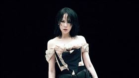 楊乃文新的Live巡迴「NOIR黑」正式啟動（圖／亞神音樂提供）