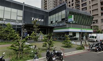 酒空男「命令敬禮」被無視　竟砸紅酒攻擊