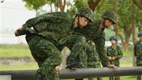 林亭翰(左)、阿夫突破種種關卡。（圖／台視提供）