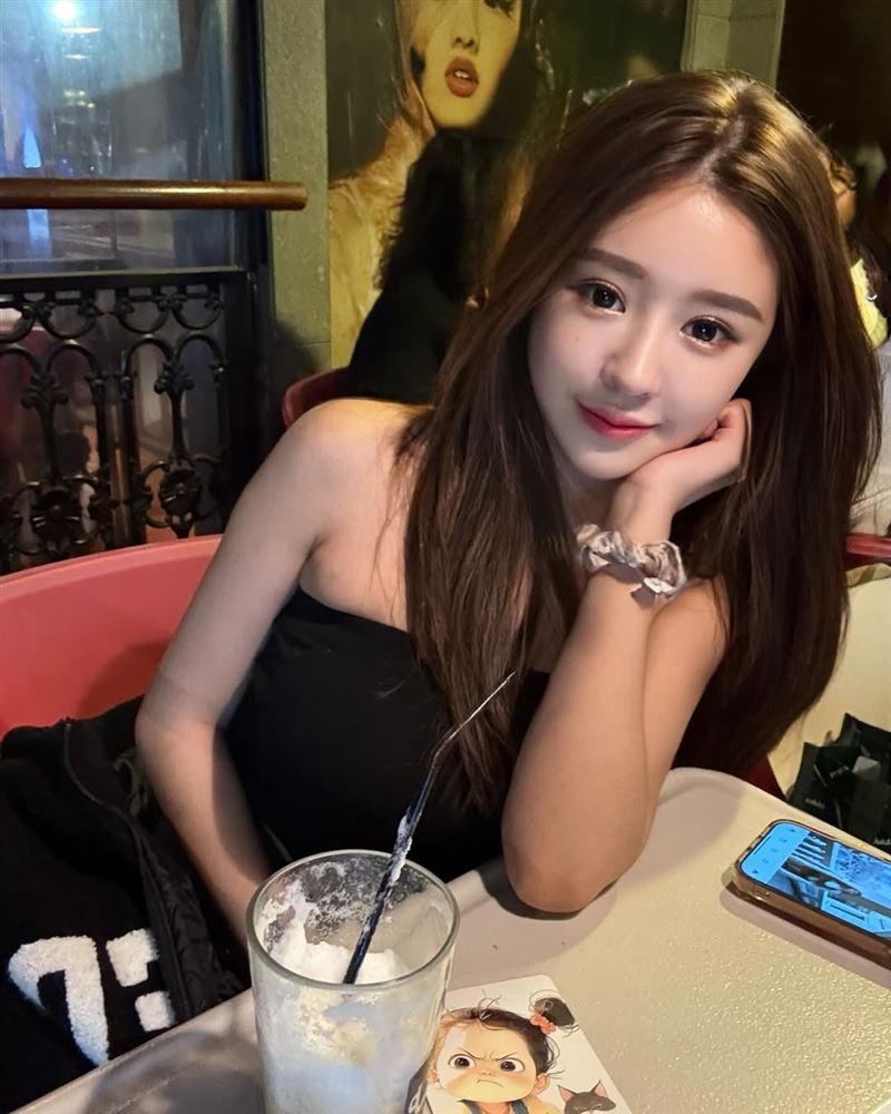 謝侑芯在馬來西亞猝逝疑點重重，當地警方正深入調查中。（圖／翻攝自irisirisss900 IG）