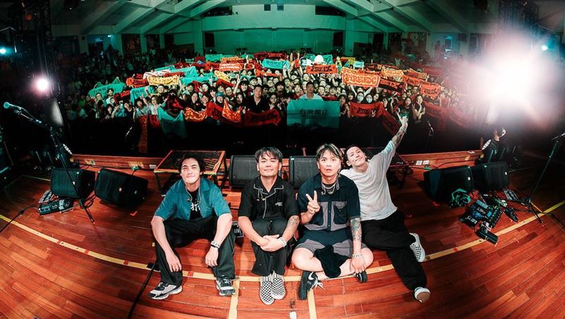 滅火器睽違20年母校開唱　楊大正突開嗆