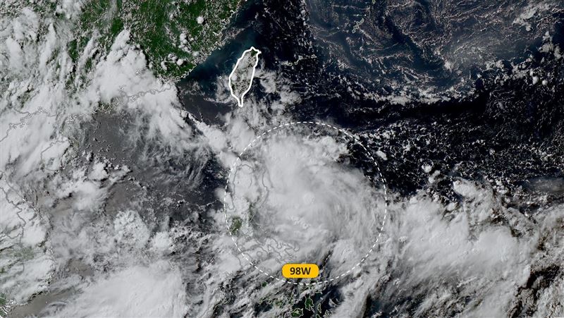 颱風新路徑恐靠近台灣　午後雷雨又要開炸