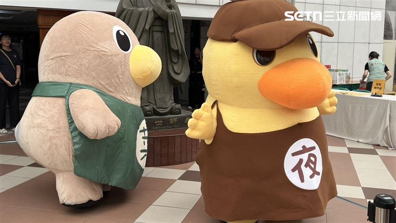 台南「夜奇鴨」出道了!與哥同台尬舞萌翻