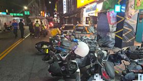 新北晚間發生恐怖車禍，糾紛原因仍在釐清。（圖／翻攝畫面）