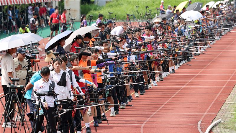來自全臺260多位青年、青少年新生代的射箭菁英齊聚一堂,將在2、3日展開為期兩天的激戰來爭奪世青和世青少國手資格。(圖/射箭協會提供)