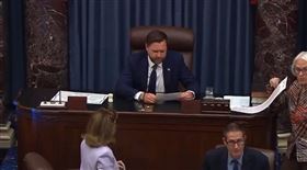 ▲范斯關鍵票讓大而美法案在參議院闖關成功。（圖／翻攝自X@SenMullin帳號） 