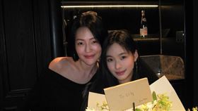 小S沉潛4個月終於公開現身。（圖／翻攝自小S IG）