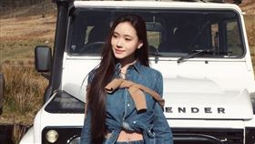 Lily日前舉辦畫展被酸爆。（圖／翻攝自Lily IG）