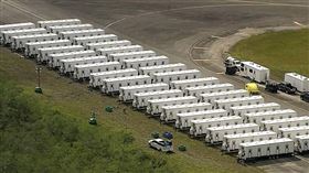 ▲網友嘲諷，不應該叫它「鱷魚惡魔島」，而應該叫它「鱷魚奧斯維辛」。（圖／翻攝自Ｘ@DougWahl1）  