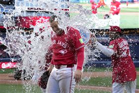 ▲史普林格（George Springer）2日敲出效力藍鳥第100轟。（圖／美聯社／達志影像）