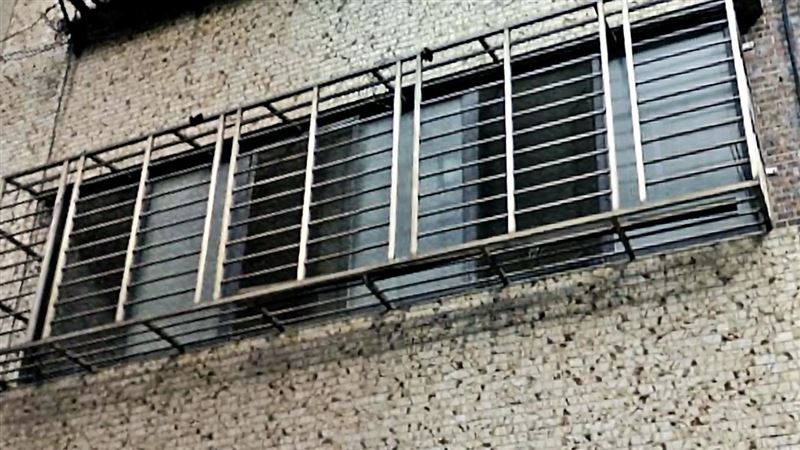 男聞滿屋血腥味　浴室旅行袋揭姊夫殺父母