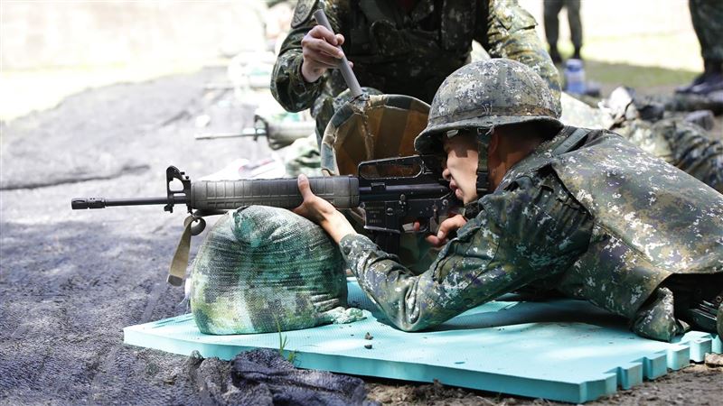 黨政人士指出，民進黨執政9年來已4度為軍公教加薪，總統賴清德也在今年4月實施國軍加薪方案。（圖／翻攝自中華民國陸軍臉書）