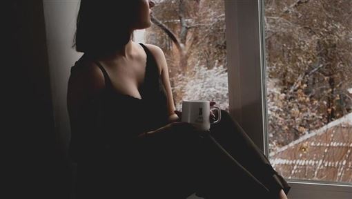 寢室當砲房、男女通吃！舊愛抖女兵正臉照