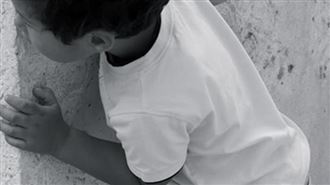 3歲童不午睡不穿褲　幼師炸怒襪子塞他嘴