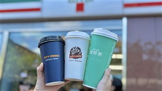 咕嚕咕嚕暴雨天！今超商咖啡買一送一登場