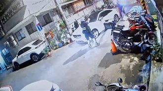 23歲男開賓士拒檢　警轟11槍逮人畫面曝