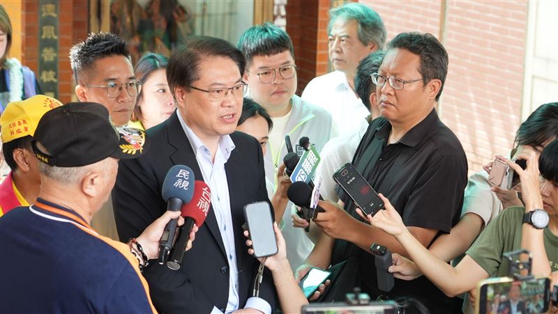 傅崐萁辦反罷大會　林右昌酸：閉門稱王