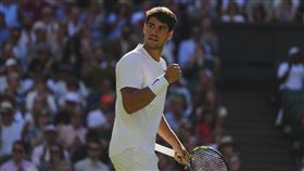 ▲艾卡拉茲（Carlos Alcaraz）以直落3晉級第3輪。（圖／美聯社／達志影像）