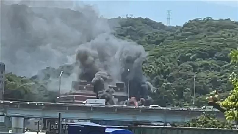 新／五股建案工地突竄火　濃煙遮天嚇壞人